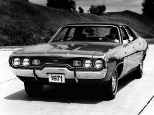 Plymouth Satellite Custom Sedan 1971 года